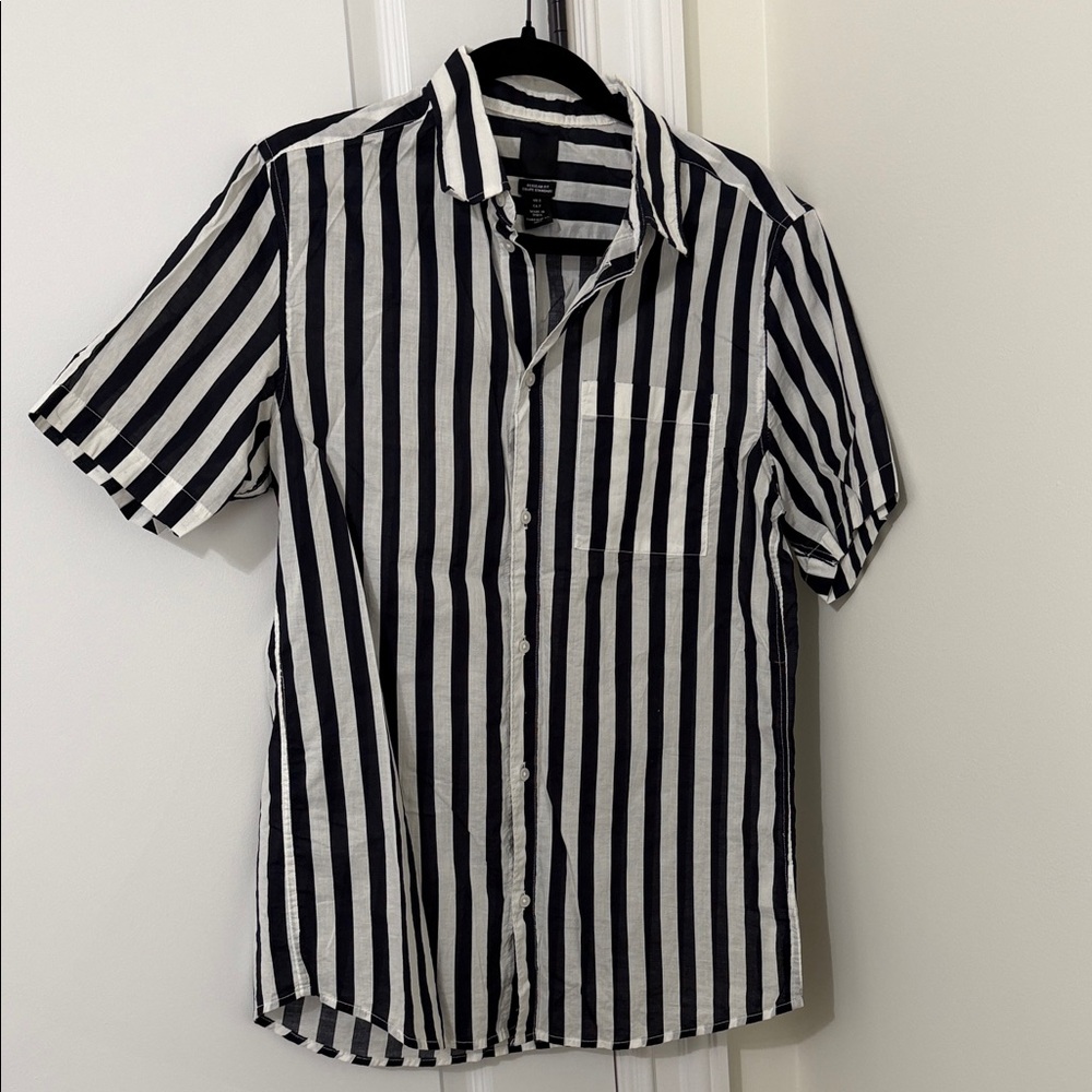 H&M Navy Blue and White Striped Men's Short Sleeve Shirt Button Down 100% Cotton